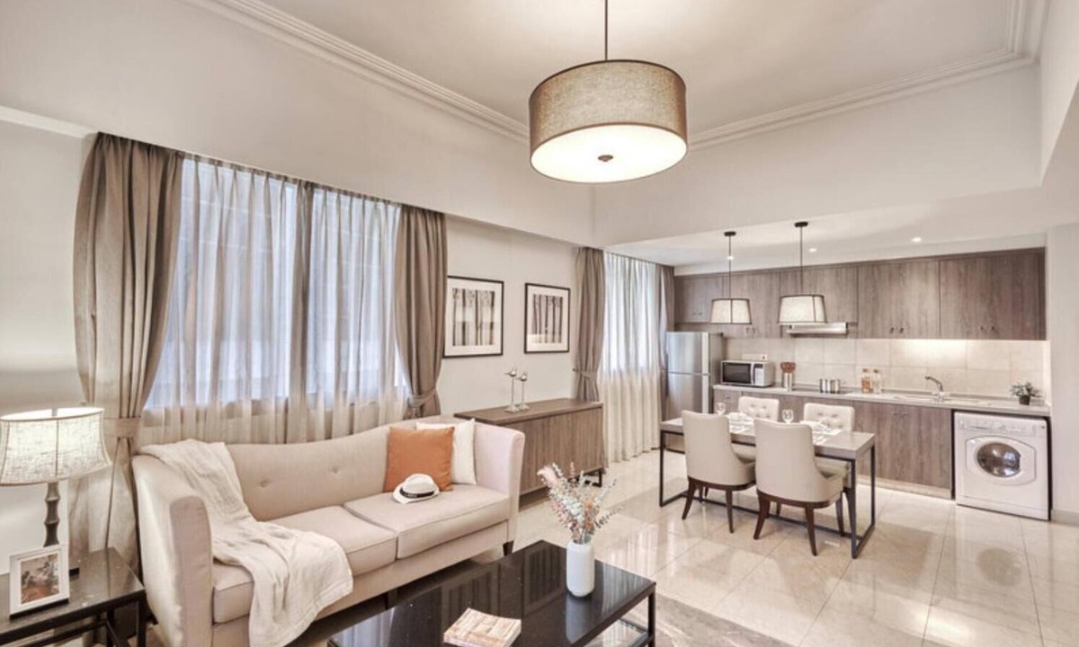 Dhoby Ghaut Apartment | Bright 2-bedroom apartment with AC in nice Singapore neighborhood