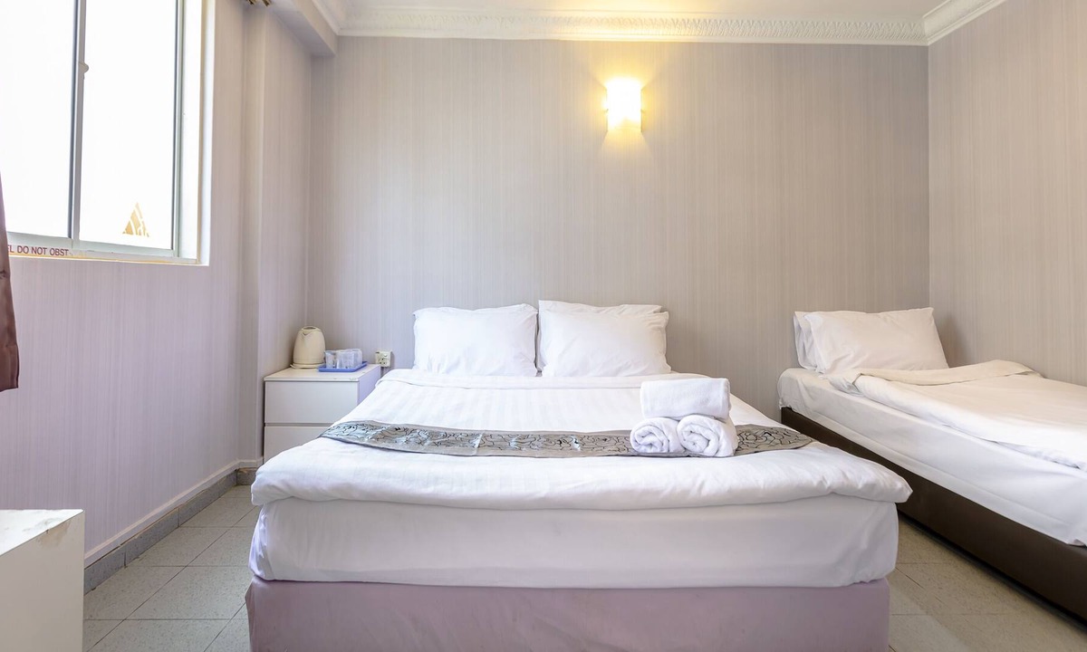 Kallang House | Centre of attraction, famous food & fruit! 12, 502