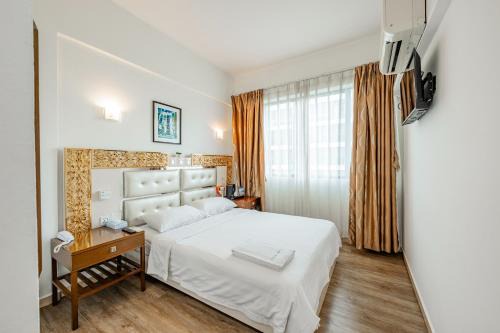 Red Light District Hotel | GoStay Hotel