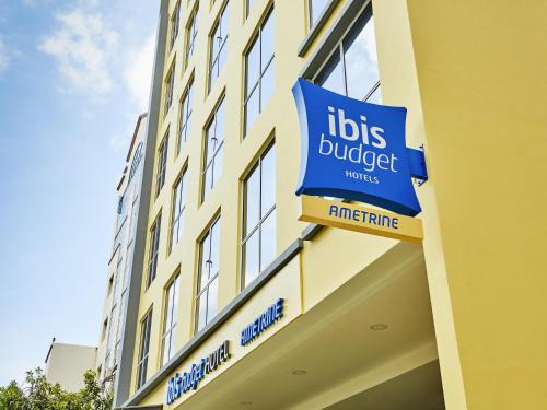 Red Light District Hotel | ibis budget Singapore Ametrine