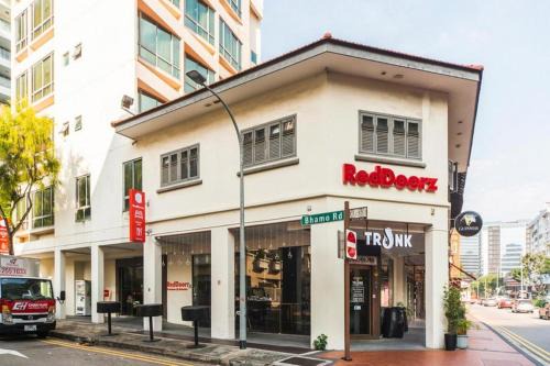 Thomson Road Hotel | RedDoorz Premium @ Balestier