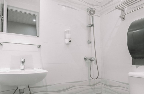 Geylang Hotel | Amrise Hotel Geylang, 11Hrs Stay from 10PM to 9AM