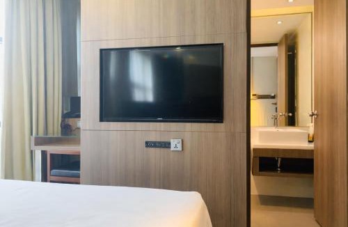 Jalan Besar Hotel | Amrise Hotel Kitchener, Check In 9PM, Check Out 8AM