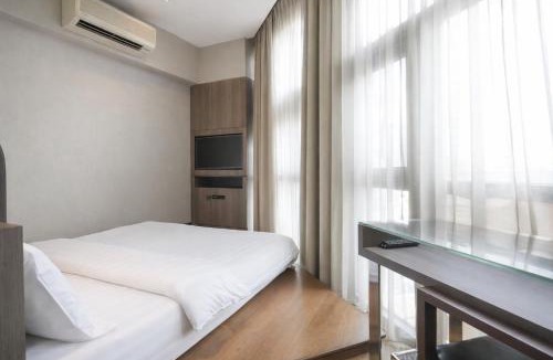 Jalan Besar Hotel | Amrise Hotel Kitchener, Check In 9PM, Check Out 8AM