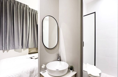 Kallang Hotel | Coliwoo Hotel Gay World