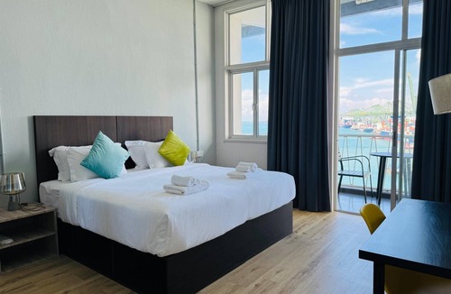 Queenstown Hotel | Cooliv Waterfront