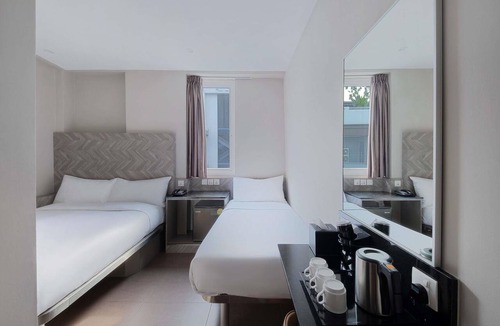 Red Light District Hotel | ibis budget Singapore Dahlia