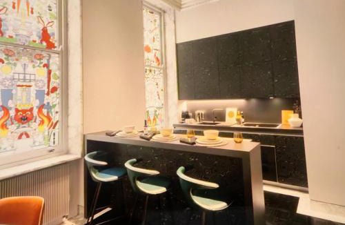 Chinatown Apartment | Luxury House For Family Near Downtown