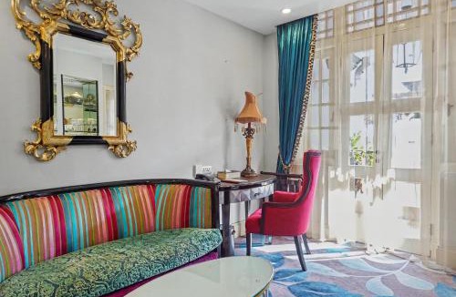 Chinatown Hotel | Mosaico House