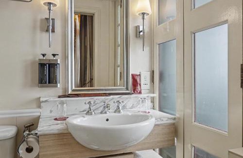 Chinatown Hotel | Mosaico House