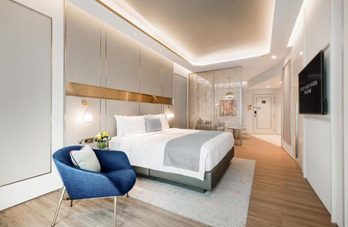Resorts World Sentosa Hotel | Resorts World Sentosa - Crockfords Tower