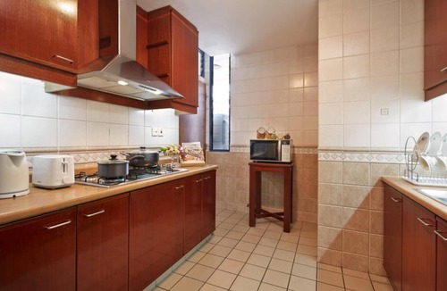 Downtown Singapore Apartment | Spacious 3-bedroom apartment in lovely Singapore with AC,Balcony and gym