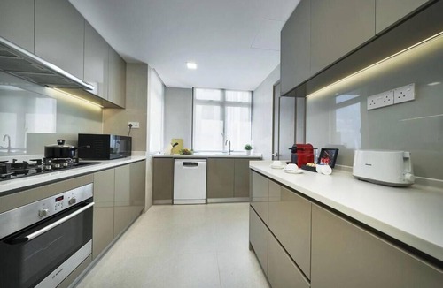 Orchard Apartment | SPACIOUS THREE-BEDROOM PREMIER RESIDENCE WITH STUDY AND FAMILY COMFORT