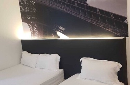 Red Light District Hotel | The Amazing Inn