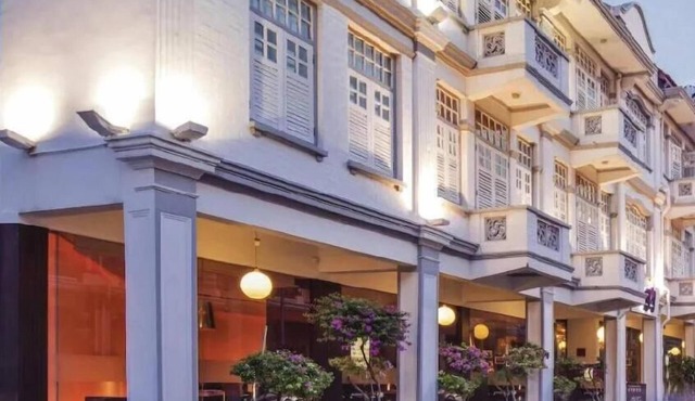 A Hotel Chinatown