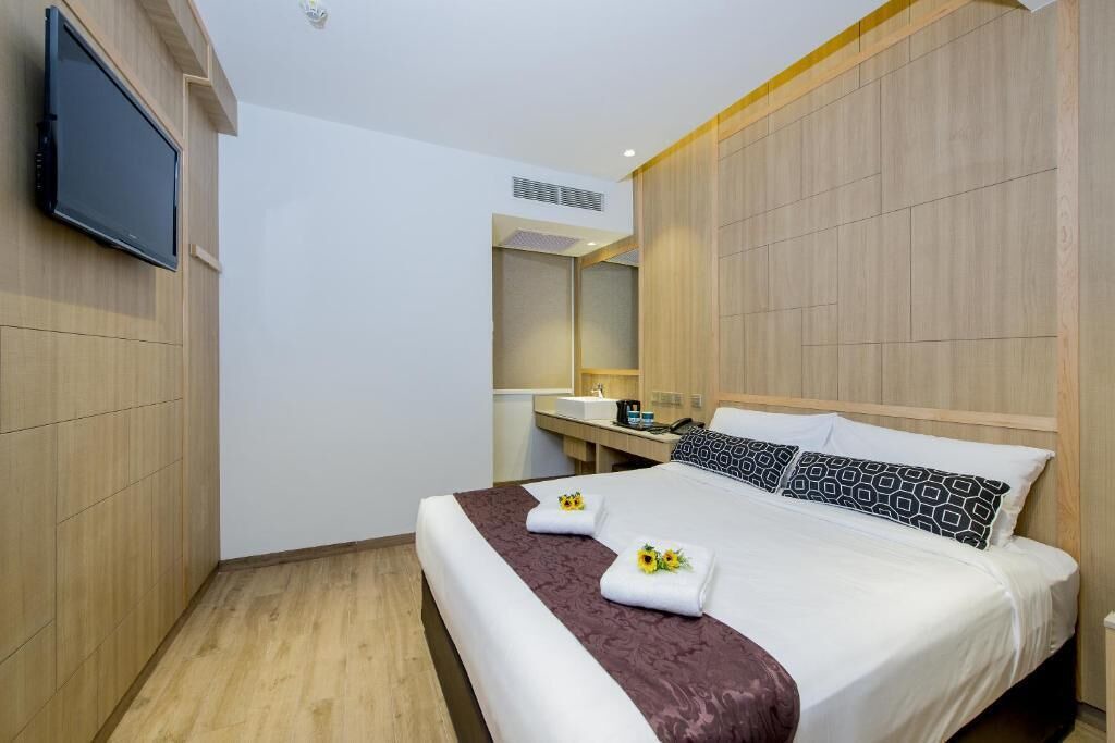 Red Light District Hotel | Hotel 81 Premier Star
