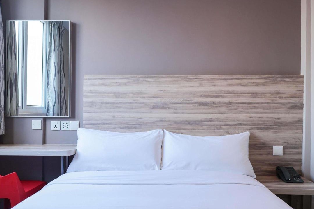 Red Light District Hotel | ibis budget Singapore Clove