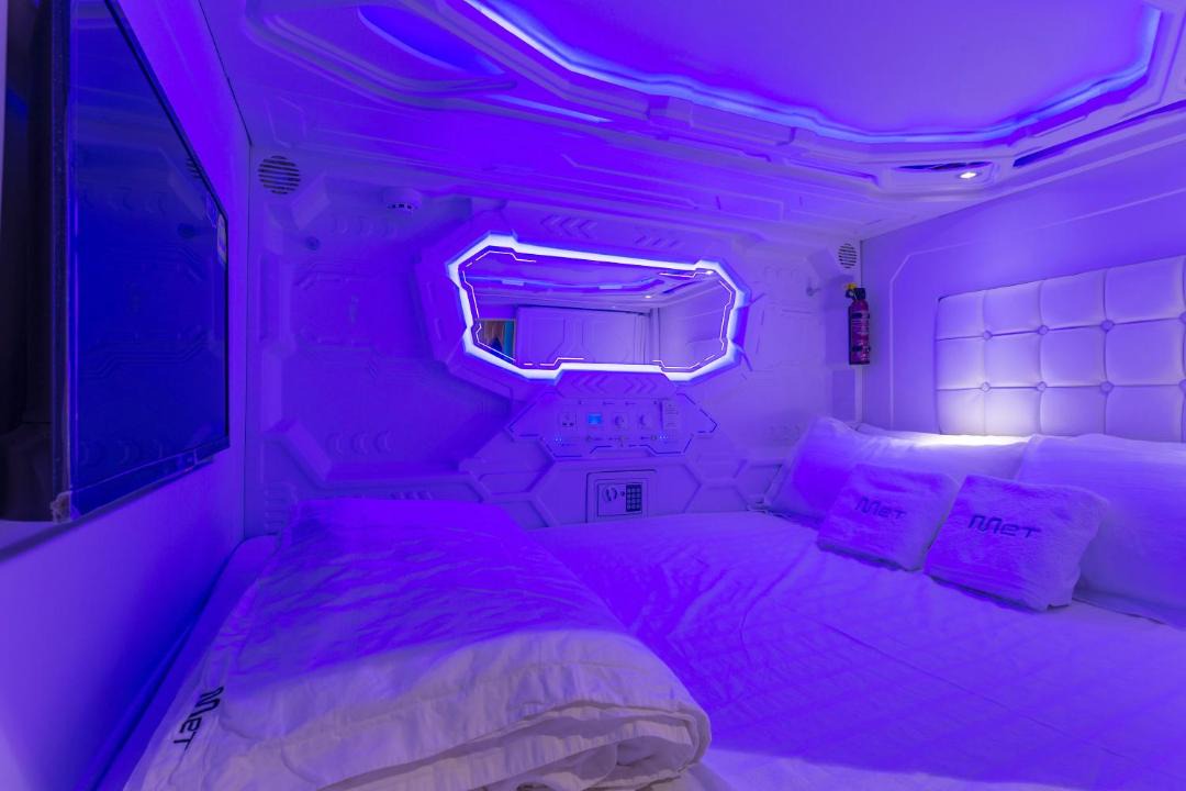 Kampong Glam Hotel | MET A Space Pod at Arab Street