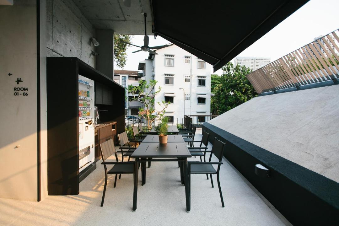 River Valley Hotel | Lloyd's Inn