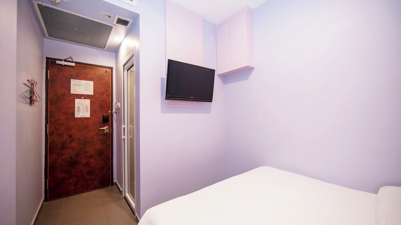 Photo of Bedroom in Kallang