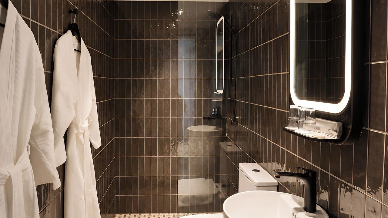 Photo of Bathroom in Singapore River