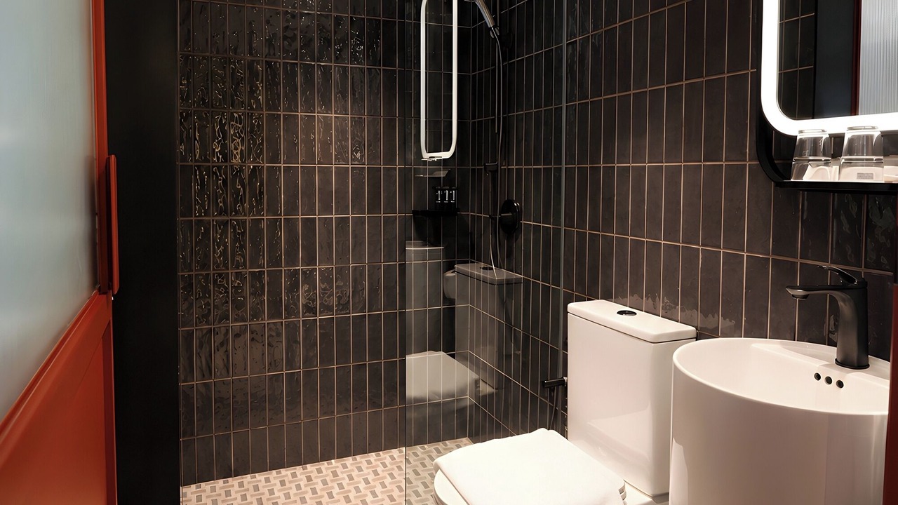 Photo of Bathroom in Singapore River