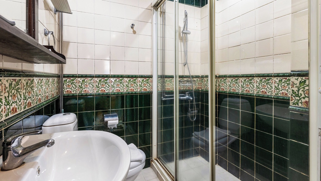 Photo of Bathroom in Outram