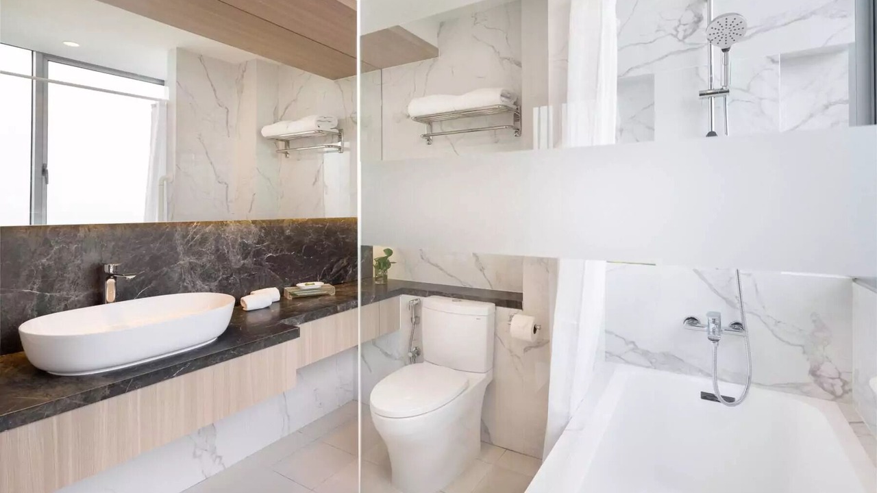 Photo of Bathroom in Singapore River