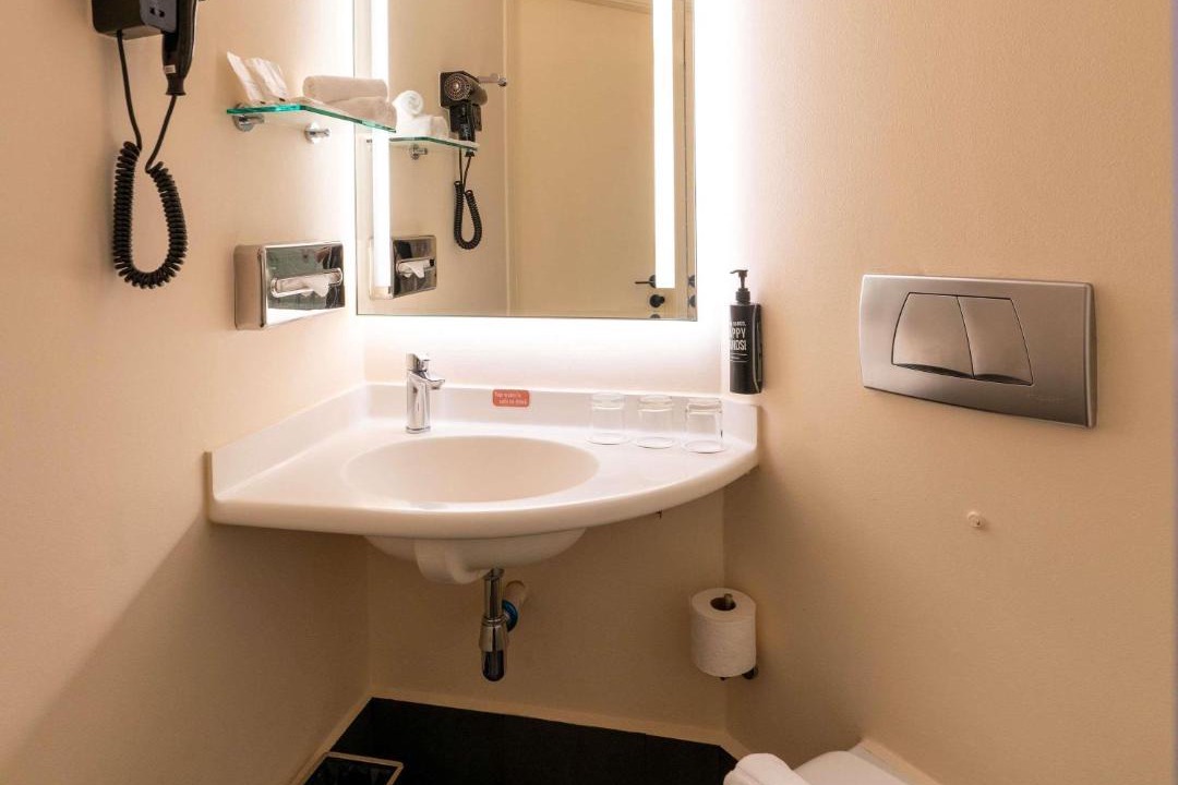 Photo of Bathroom in Bencoolen
