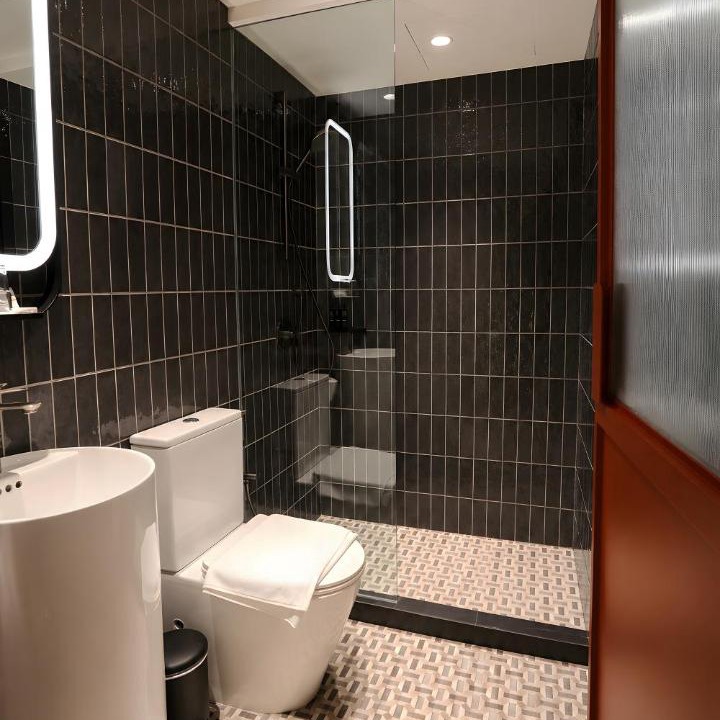 Photo of Bathroom in Singapore River