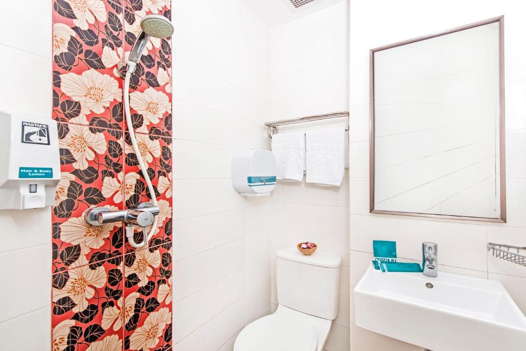 Photo of Bathroom in Singapore River