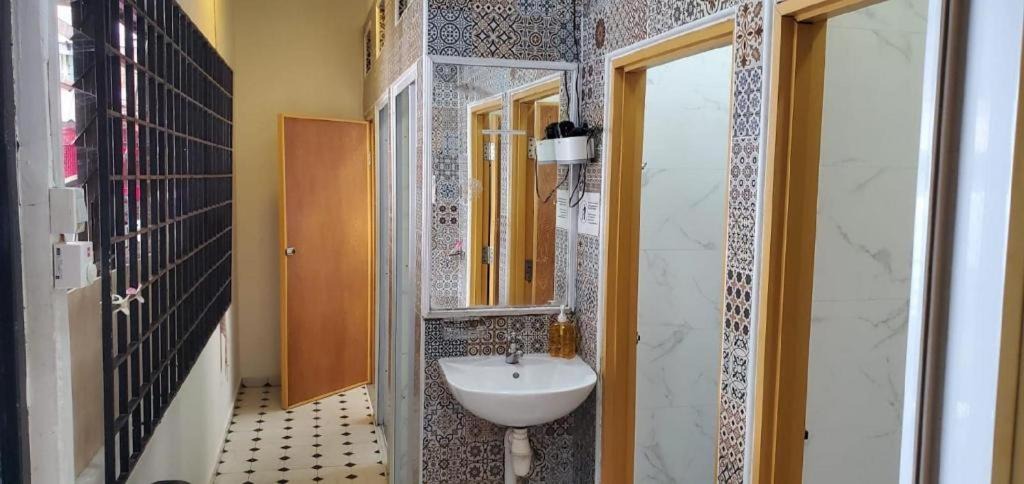 Photo of Bathroom in Kampong Glam