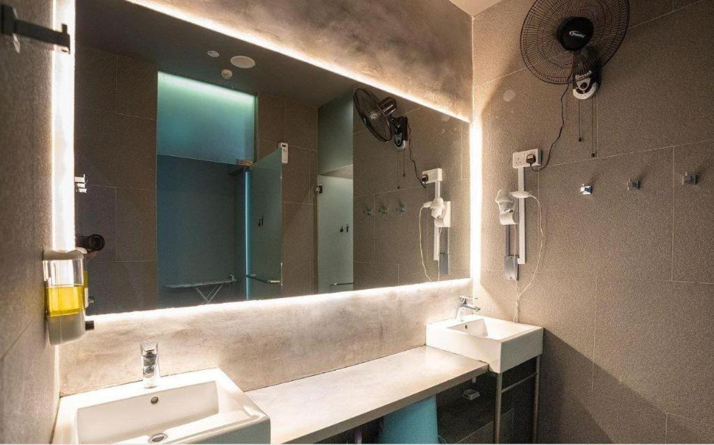 Photo of Bathroom in Singapore River