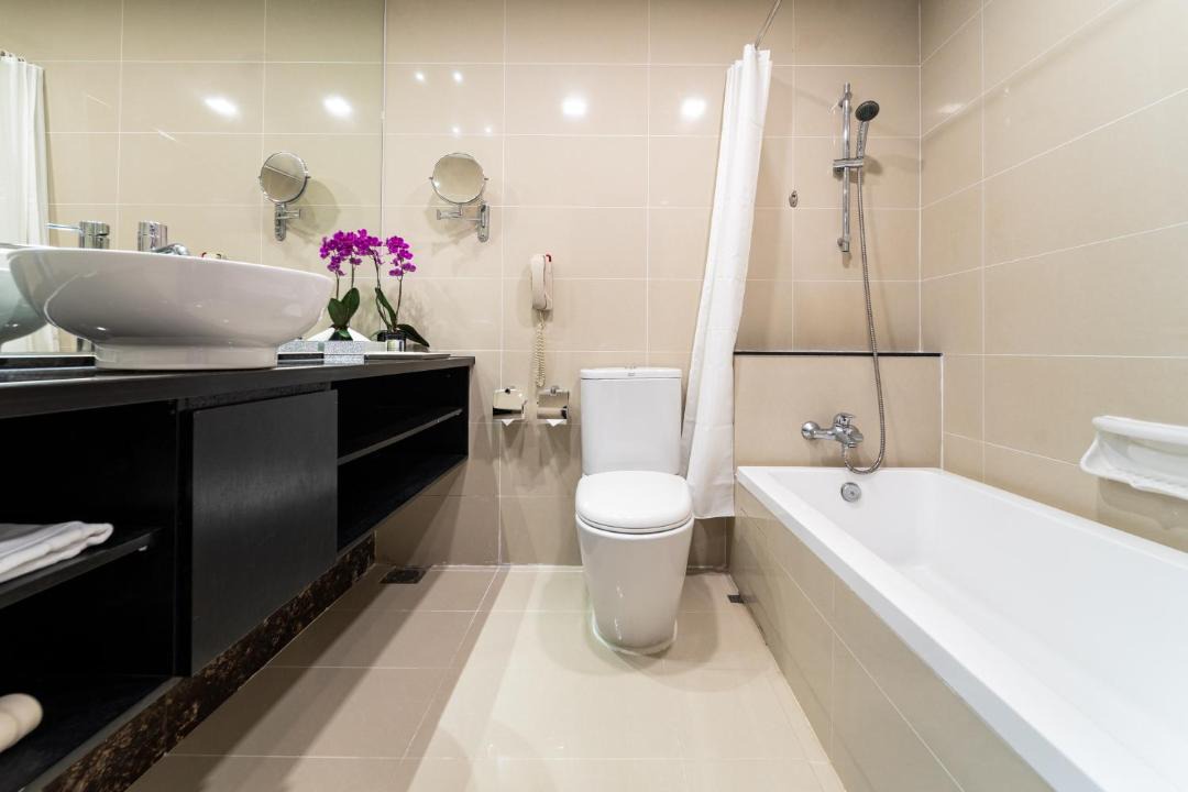 Photo of Bathroom in Colonial District