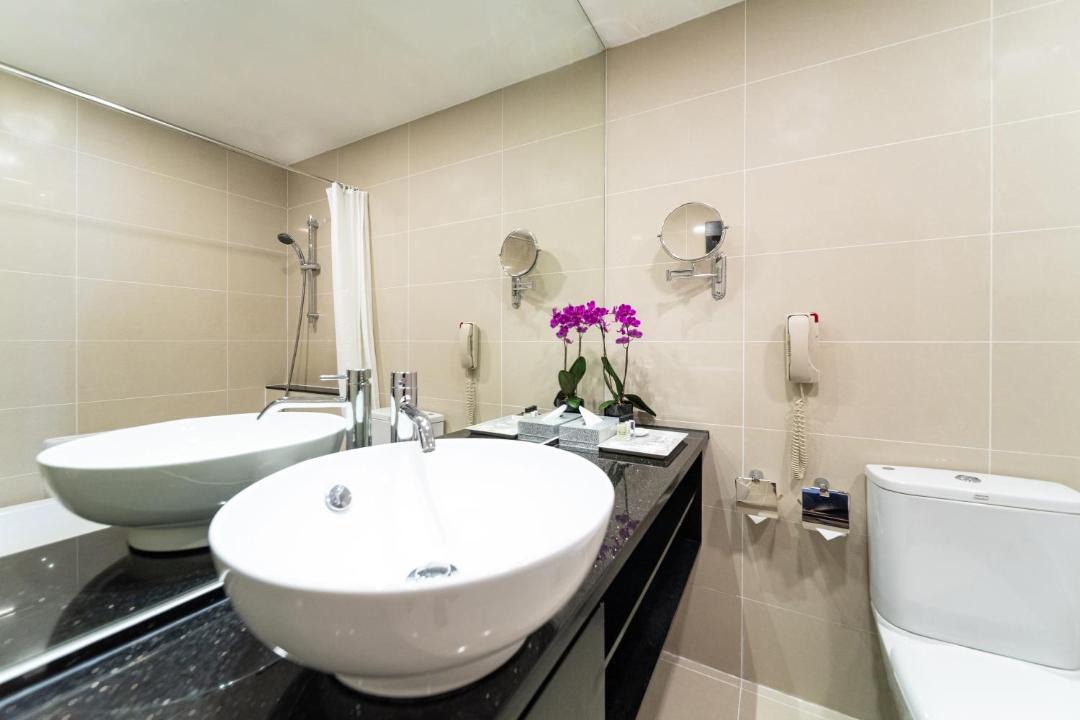 Photo of Bathroom in Colonial District