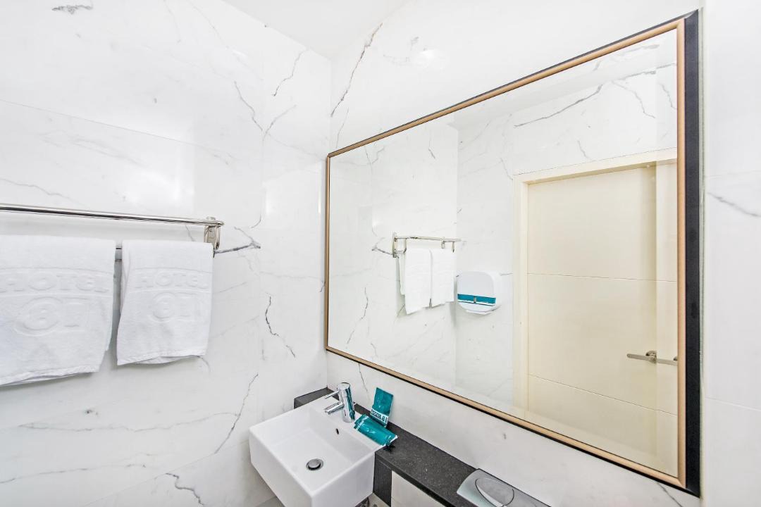 Photo of Bathroom in Singapore River
