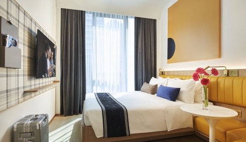 Deluxe Plus - Queen Bed