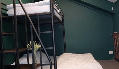 Private Room For 3 Persons