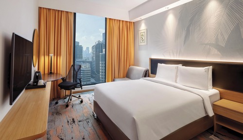 Standard Room, 1 Queen Bed (Free Breakfast)