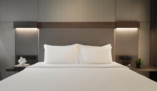Deluxe Room, 1 King Bed