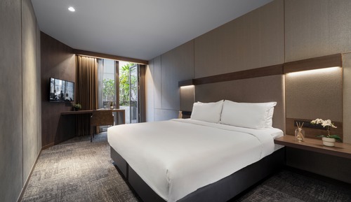 Deluxe Room, 1 King Bed, Balcony