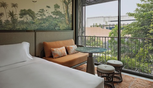 Room, 1 King Bed (Retreat)