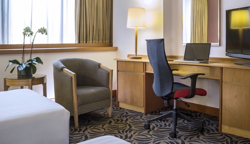Connecting Room