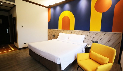 Deluxe Tropical Room