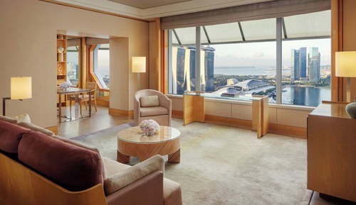 1 Bedroom Suite, 1 King Bed, Bay View, Club Access