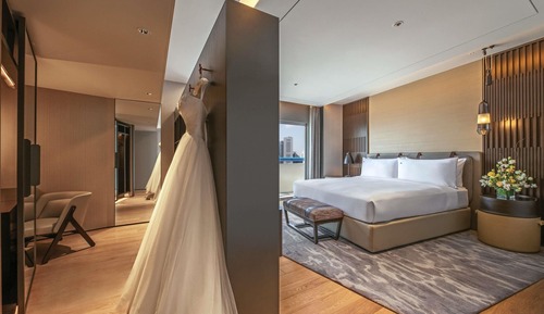 Suite, 1 King Bed, Club Lounge Access