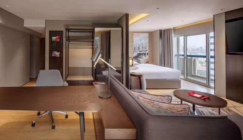 Signature Suite, 1 King, 2 Balconies, City View