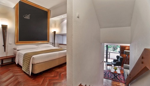 Parklane Split Level Studio - 3-5 Minutes Walking Distance to Annex Building