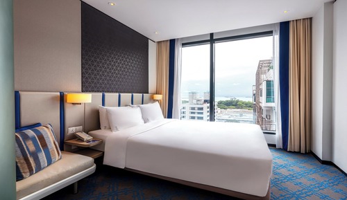 Standard Room, 1 Queen Bed, Sea View (High Floor, Free Breakfast)