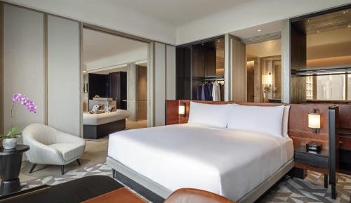 King Suite with Three Balconies and Lounge Access